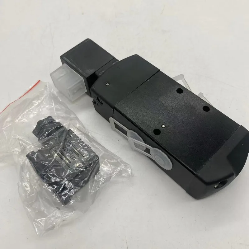 SCG531C017MS solenoid valve two-position five-way pipe connection type G531C017MS 220VDC 24VDC