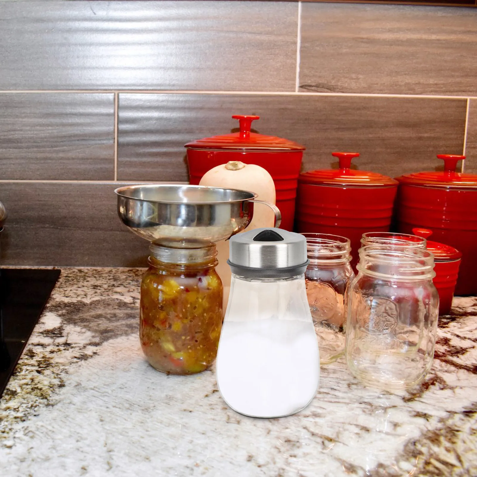 

2Pcs Spice Storage Bottles Multipurpose Condiment Jars Lightweight for Kitchen Outdoor Camping Pepper Shakers