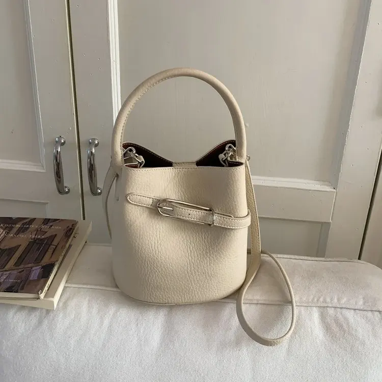 

Новая корейская модная простая портативная нишевая сумка через плечо 2026 года, женская премиум-сумка-мессенджер, повседневная сумка-ведро