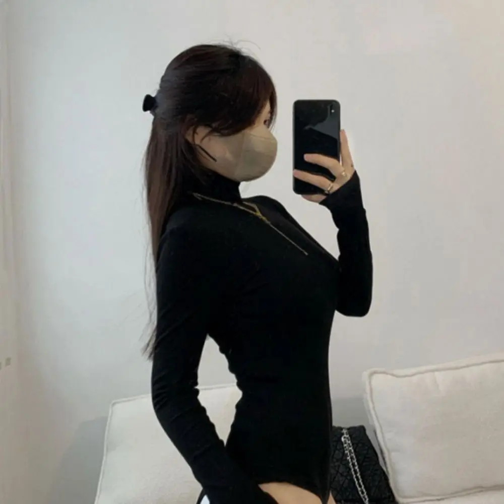 Tuta a maniche lunghe con colletto alto alla moda Pantaloncini a pagliaccetto slim fit semplici Abiti femminili Collant tutto-fiammifero Abbigliamento da strada per donna