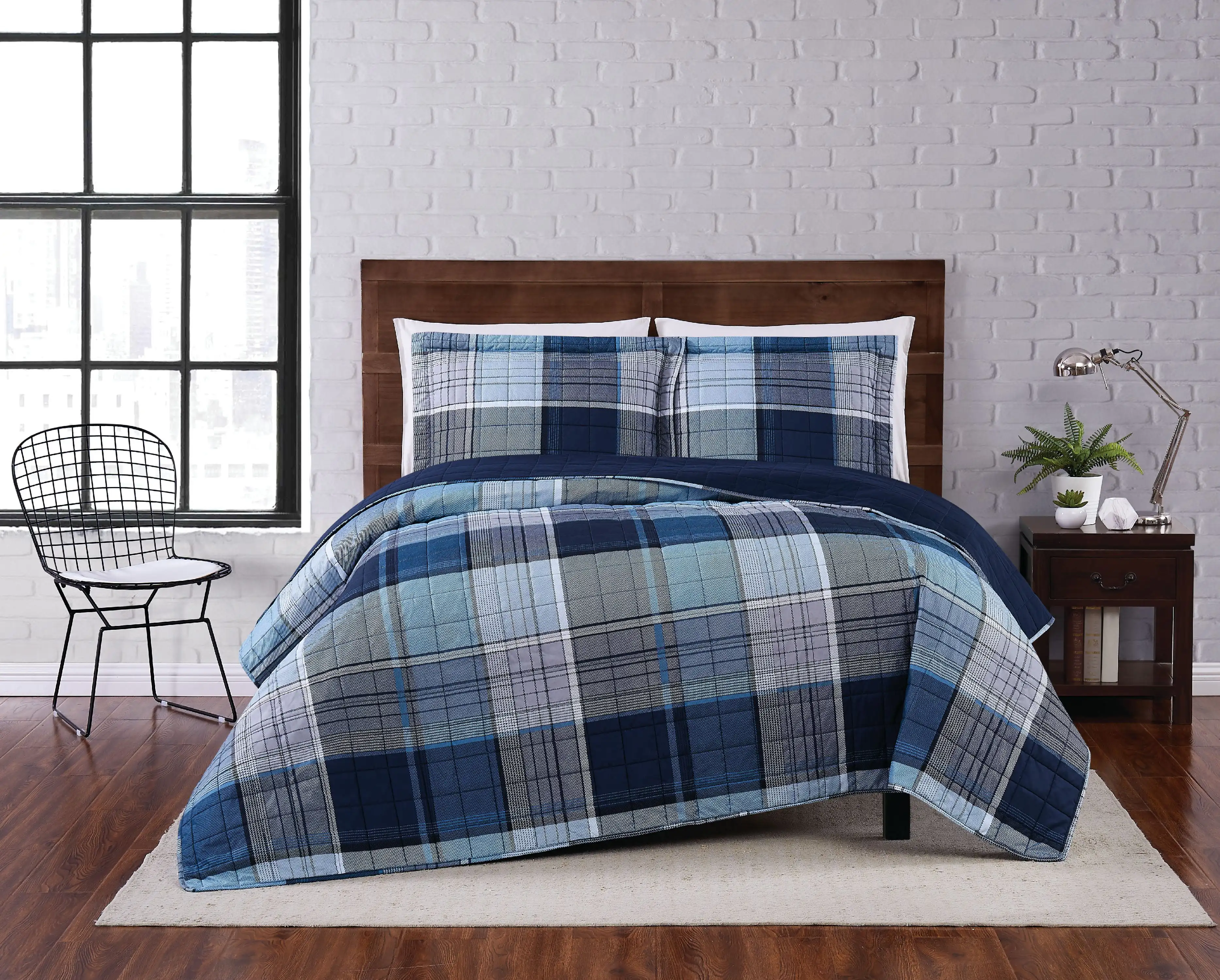 

Trey King 3 Piece Quilt Set