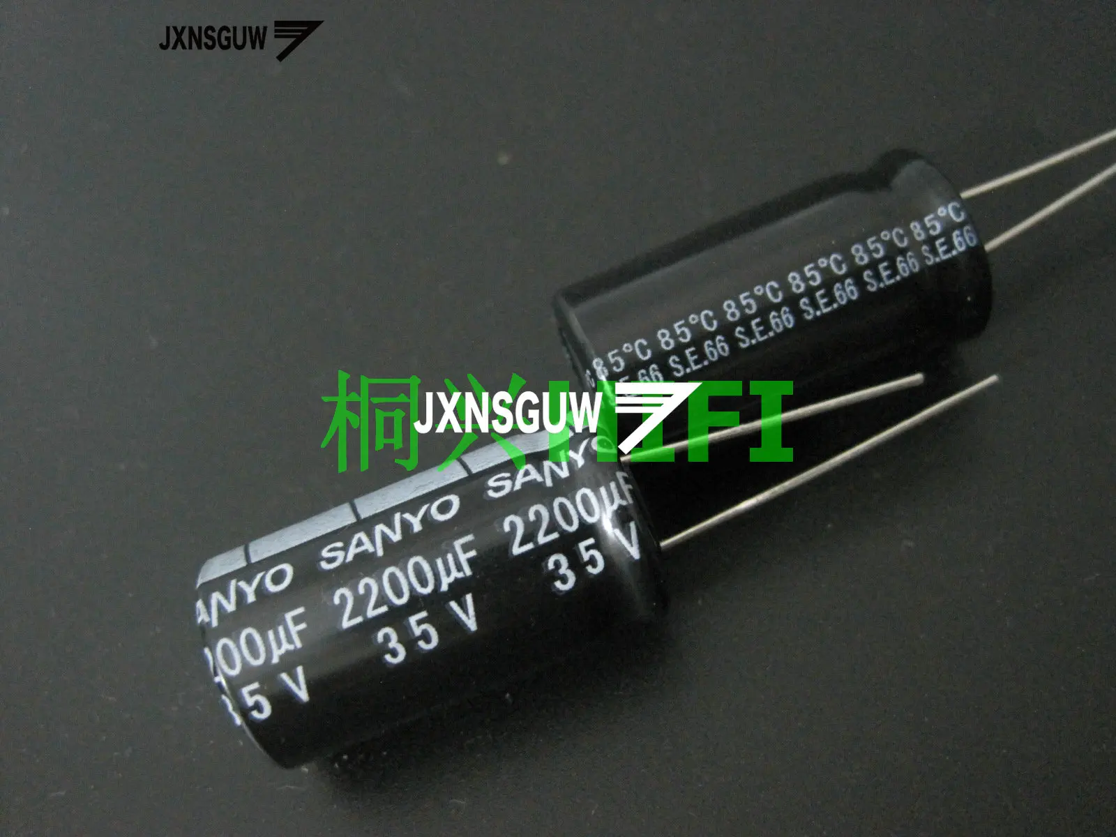 

20PCS Original SANYO 35V2200UF 16X31MM black Aluminum electrolytic capacitors 2200uF/35v 85 degrees 2200UF 35V