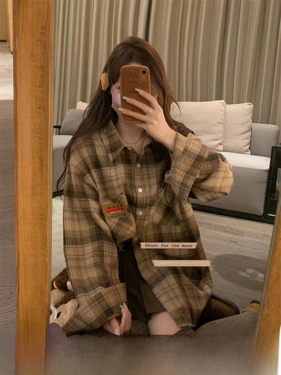 

DDXZ Evening Girl Korean Sle Retro Brown Plaid Long Sve Loose Coat irt Commute Sle Pure Cotton Button Collar