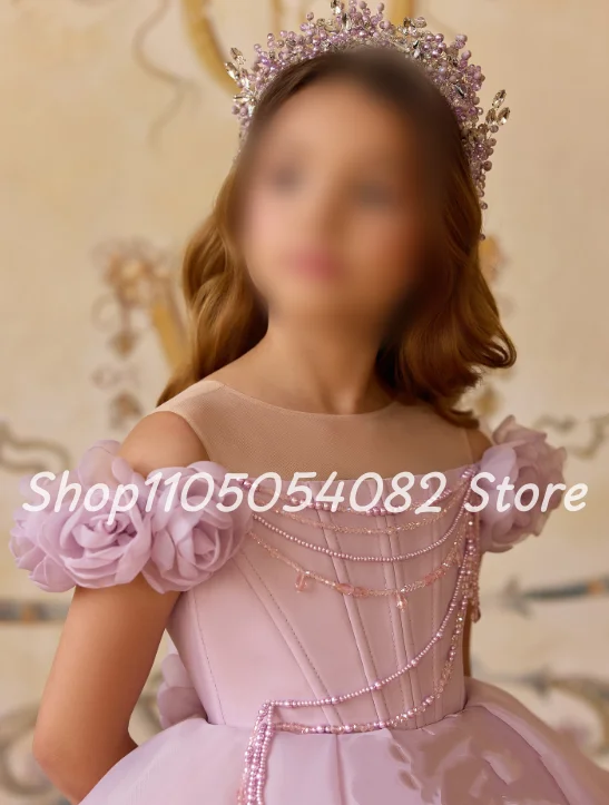 カスタマイズされたライトピンクのアップリケロマンチックなフラワーガールドレスラウンドネックビーズ3DアップリケAラインプリーツウェディングフラワーガールドレス