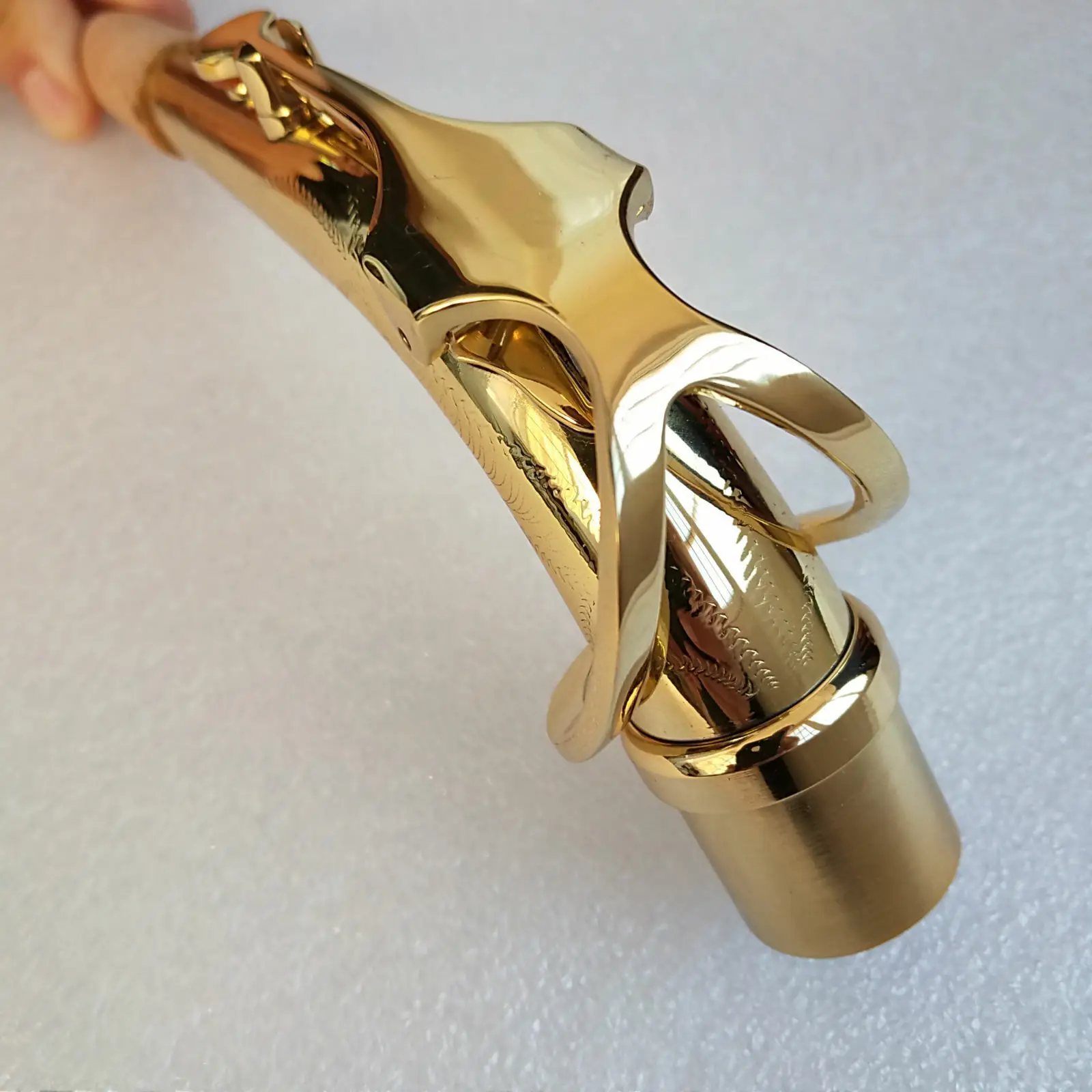 

Neck For Eb Alto Saxophone Lacquer Gold Cut flowers Caliber 24.5mm