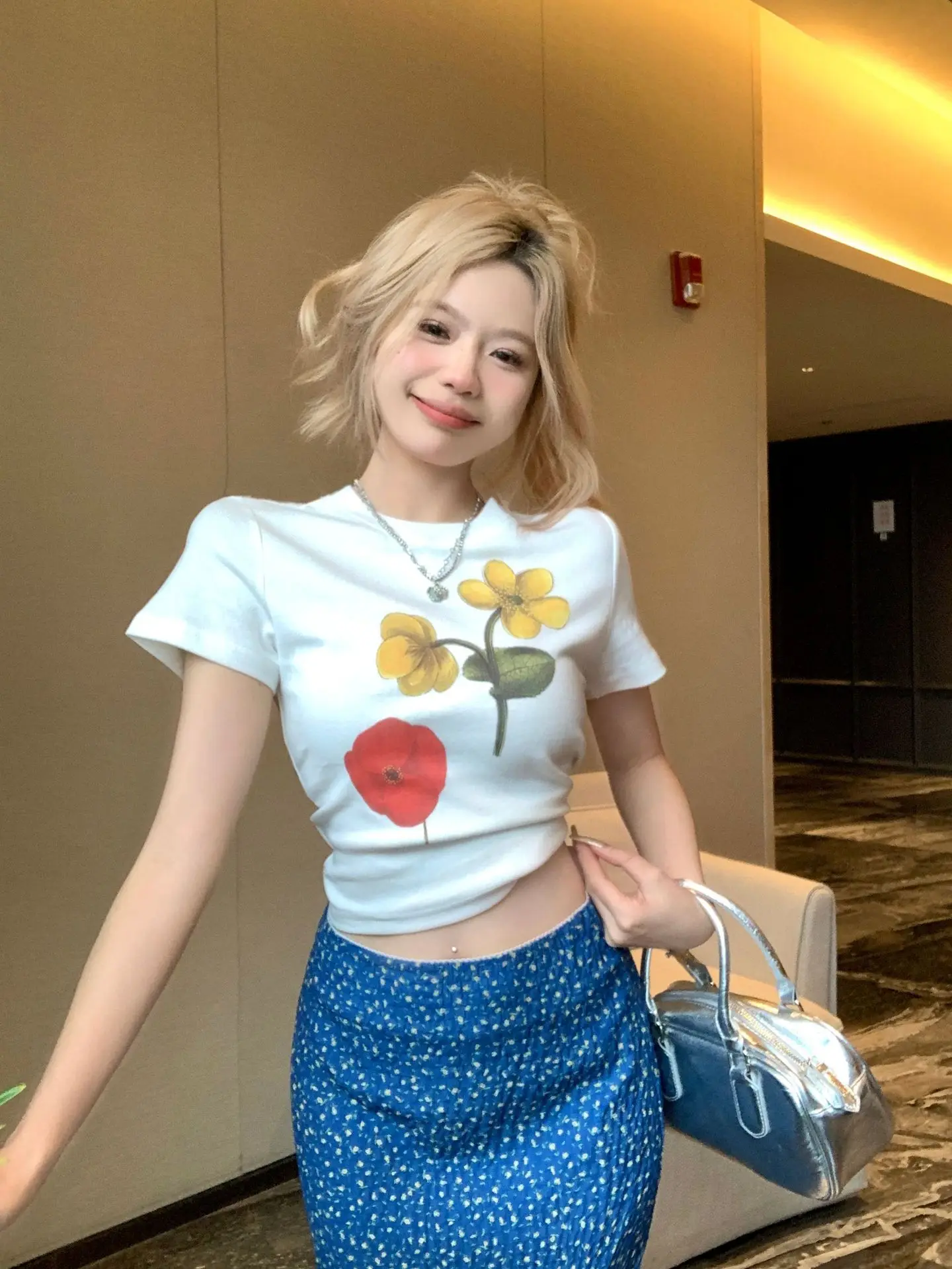 2026 Summer T Shirt Women O-neck White Floral Print Crop Top Short Sleeved Shirt Slim Fit Korean Korean Tee Shirt Tshirt Woman
