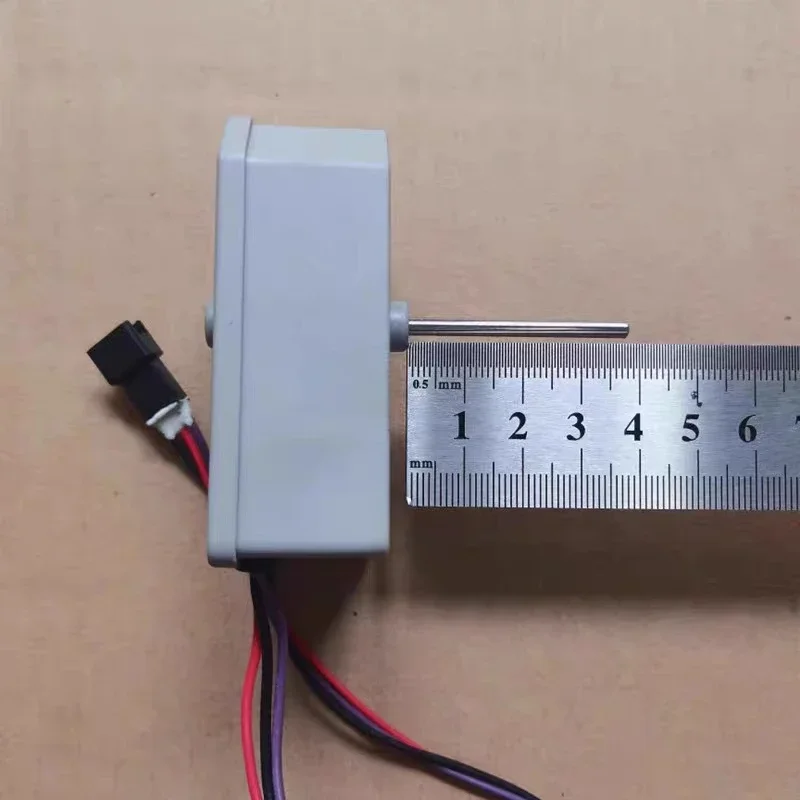 

Вентиляторный двигатель постоянного тока для холодильника ZWF-10-4 SQ6.395.005 1 шт.