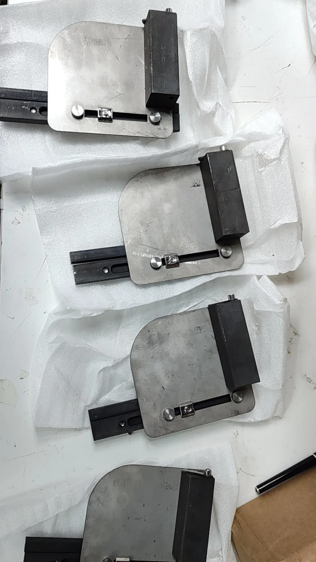 Hands Free Magnetic Positioning Tool for Press Brake Front Support Sheet Metal Bending Artifact