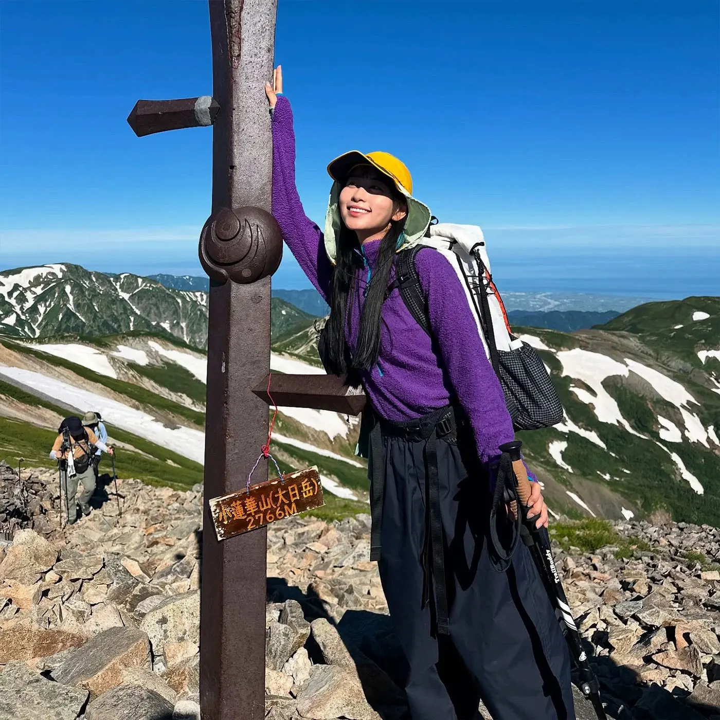 بلوفر Yamatomichi النشط خفيف الوزن من الصوف بأكمام طويلة وعازل ديناميكي الطبقة الوسطى