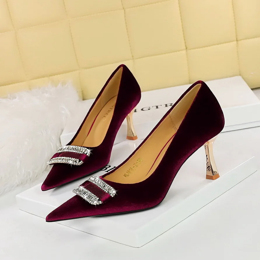 Fashion Banquet Heels Shoes Women With High Heel Shallow Mouth Sharp Point Suede Metal Water Diamond Buckle Single Pumps Wedding