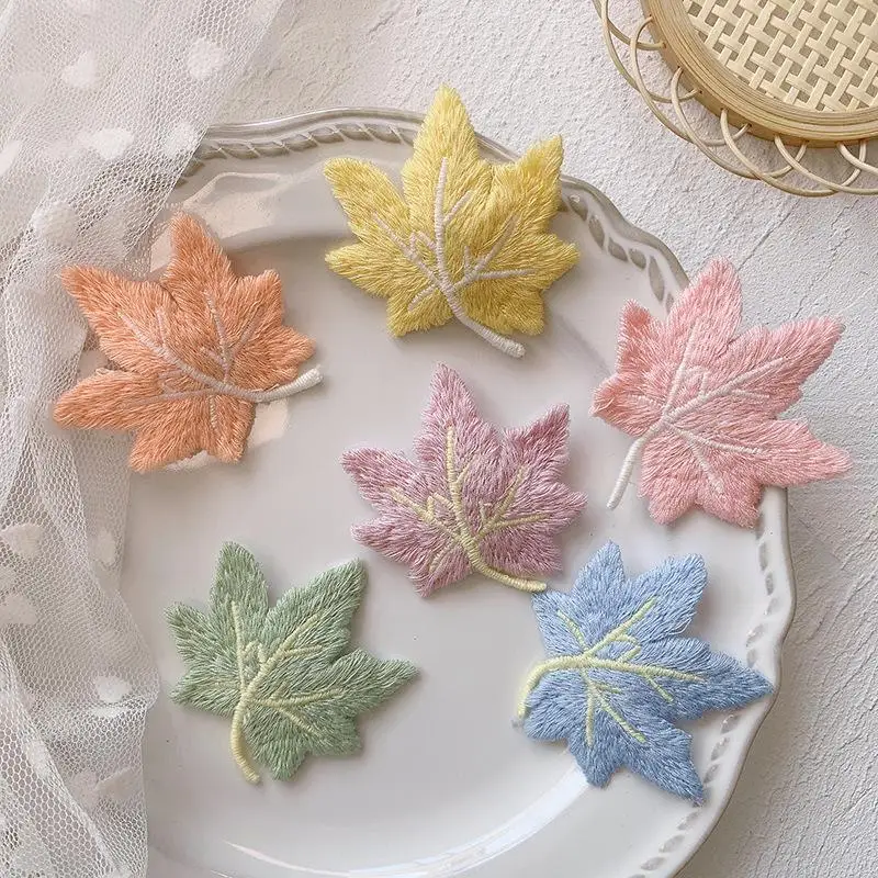 20Pcs 6cm Maple Leaf Flower Embroidery Appliques Handmade DIY Sewing Supplies Patches Headwear Clothing Decoration Whohlesale