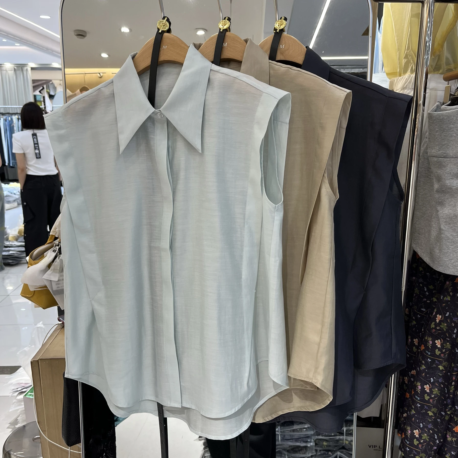 

Spring Summer 2025 Women's Svel irt One Button Notch Collar Loose Slimming Top Korean Sle Commute Faion