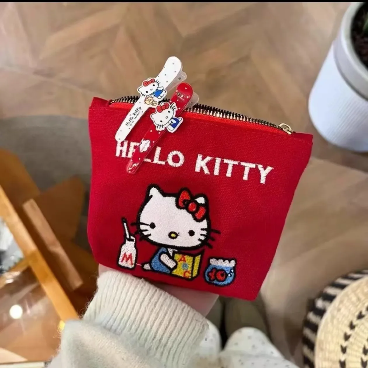 Borsa per monete Hello Kitty Borsa per ricamo Kawaii Sanrio Borsa per cuffie per rossetto anime Borsa per cuffie portatile retrò versatile regalo