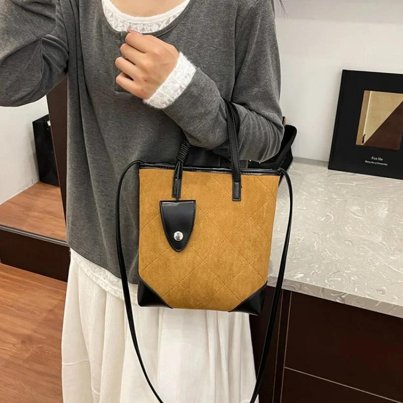 

2025 New High-end Luxury Brand Ladies Leather Shoulder Bag Famous Designer Paris Casual Elegant Fashionable Vibe​