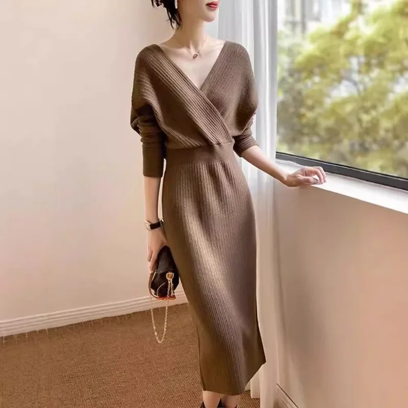 

Korean Style Design Sense Slim-fit Slim-fit V-neck Hip Skirt Women's Long-sleeved Elegant Tight Waist Knitted dress