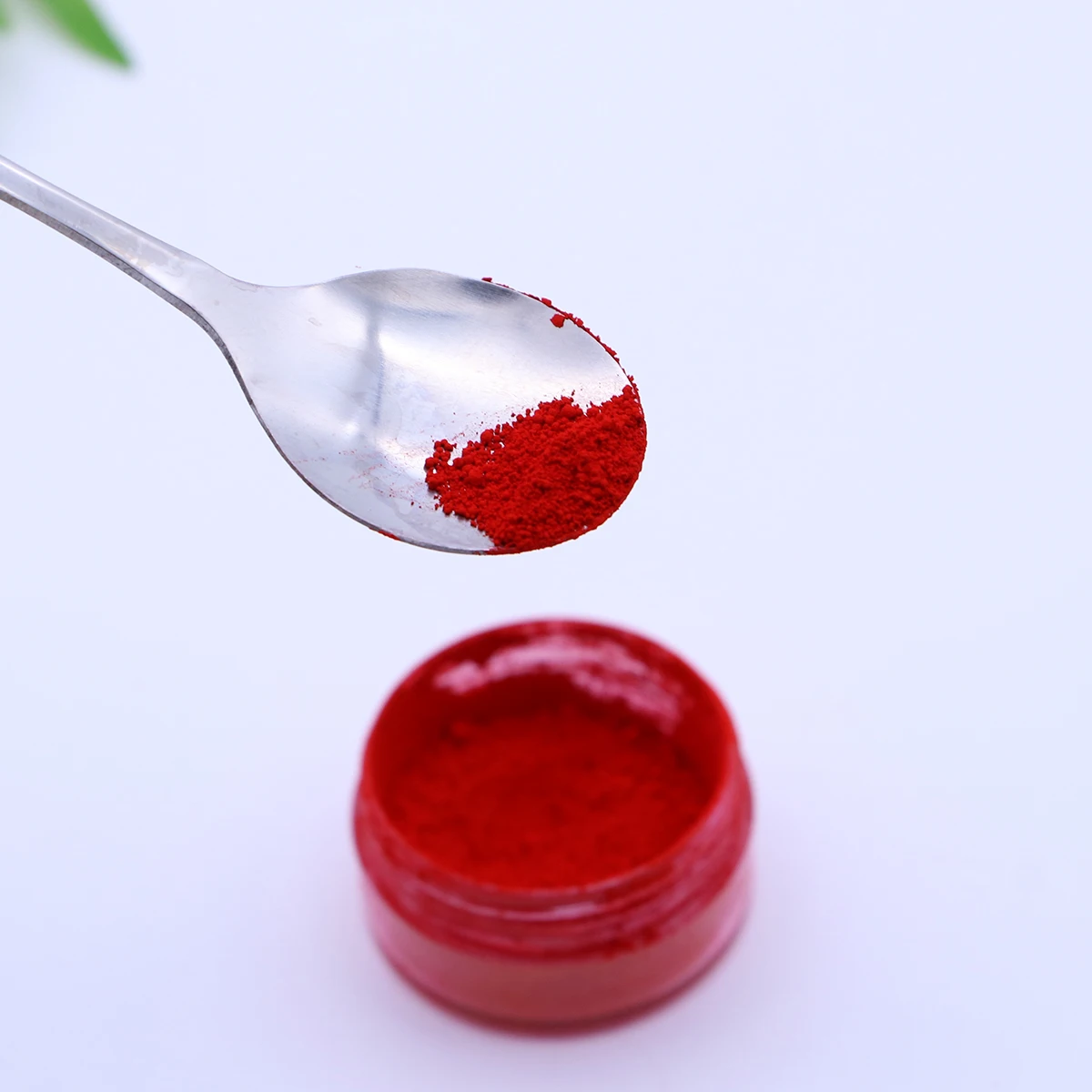 Bricolage rouge à lèvres poudre Pigments brillant formule naturelle sûre pour les lèvres paupières mettre en évidence le maquillage matière première couleur des lèvres