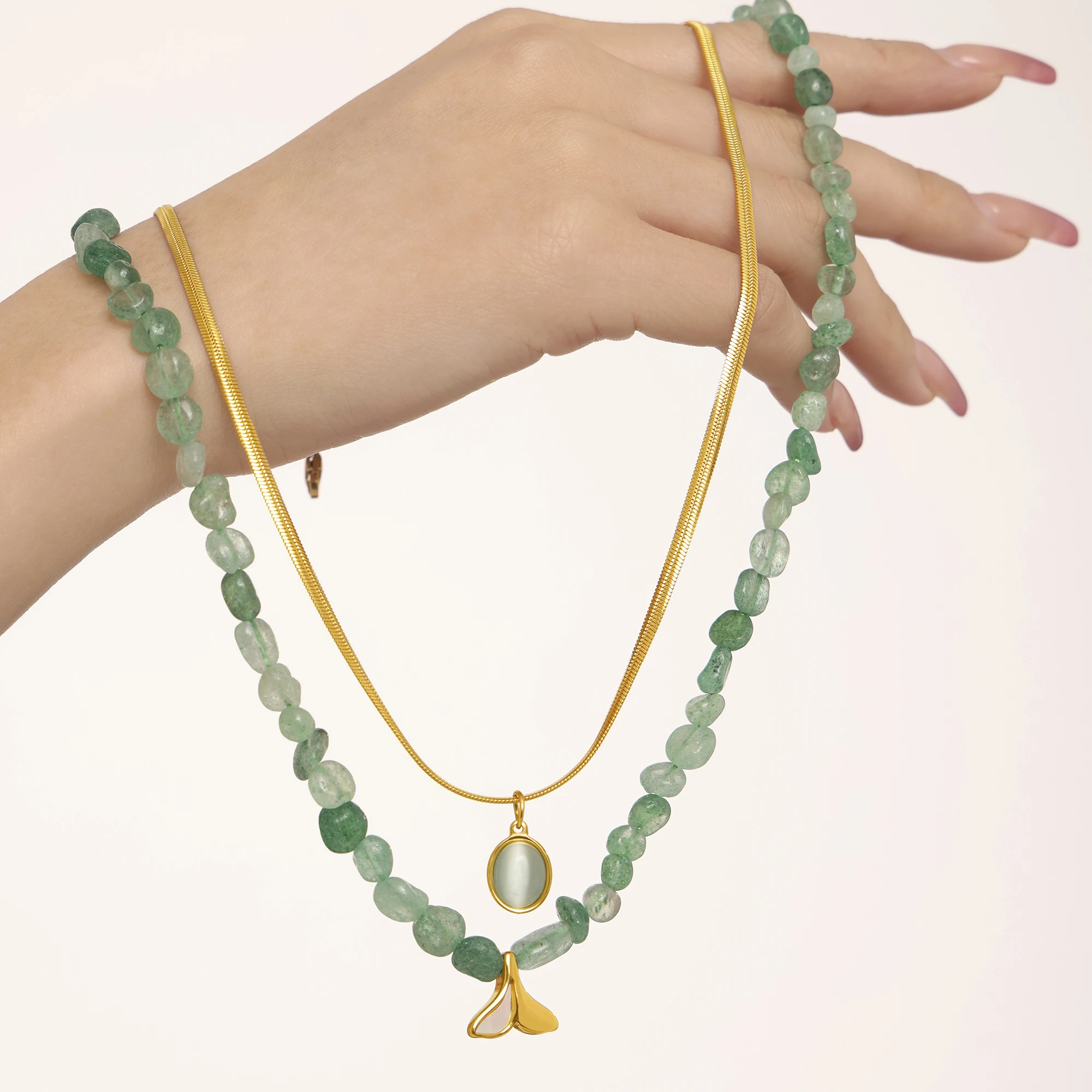 Women\'s Green Natural Stone Necklaces With Whale Tail Pendant 18K Gold Plated Stainless Steel Chain Charm Necklace For Women
