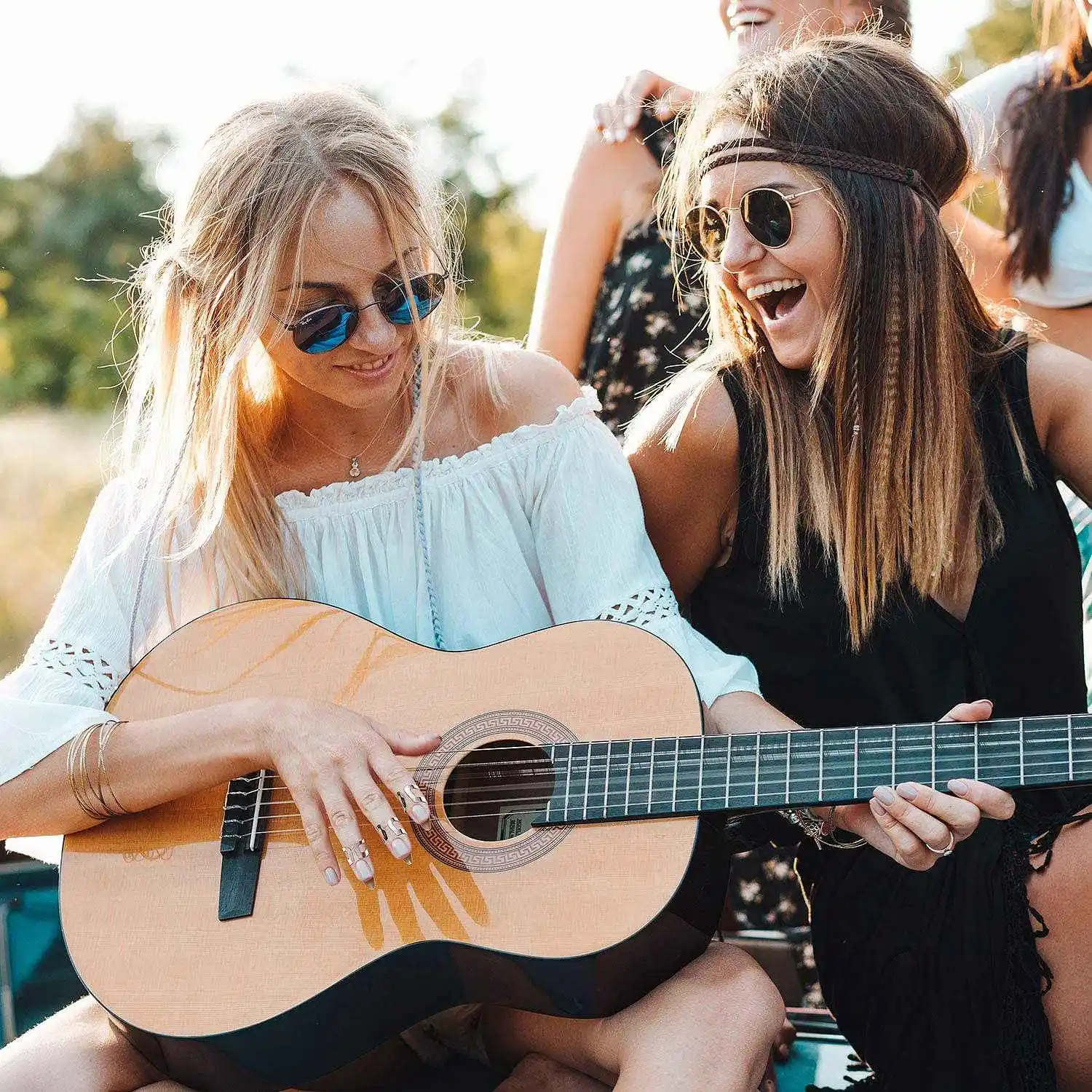 Prácticas púas de dedo pulgar para guitarra, 8 Uds., púas de guitarra de acero inoxidable con estuche de plástico para guitarra eléctrica, bajo, ukelele (plateado