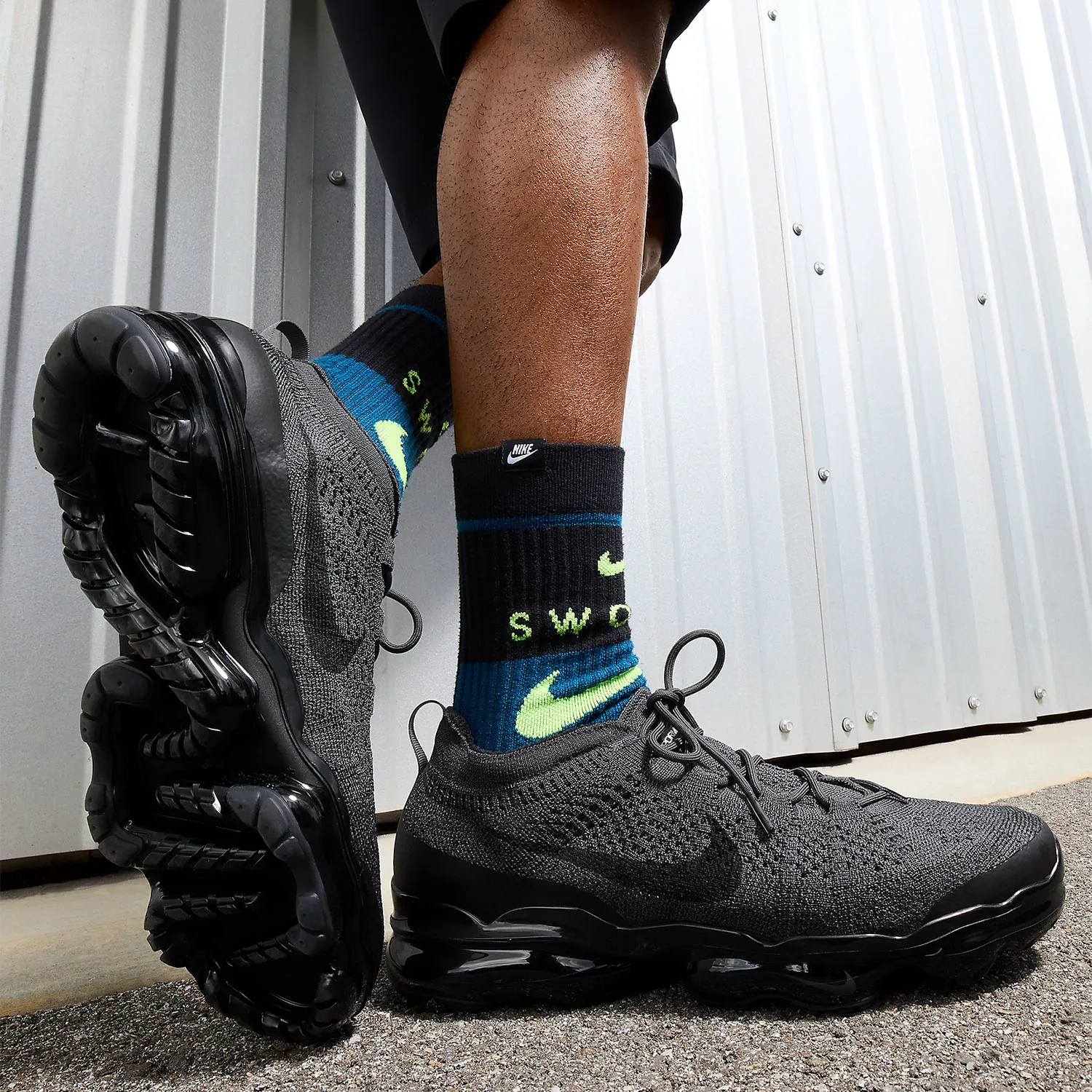 حذاء Nike الرسمي الأصلي Air VaporMax للرجال يسمح بمرور الهواء ومبطن DV1678-006