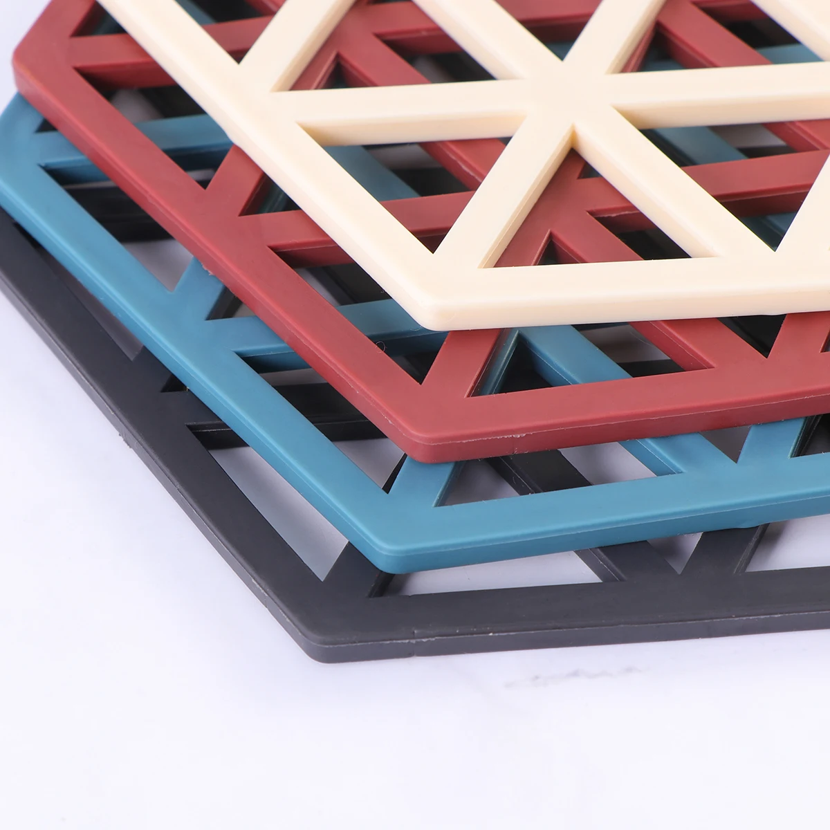 

4Pcs Silicone Cup Mats Heat Insulation Coasters Anti-Slip Placemat Table Protector Scratch Resistant for Dining