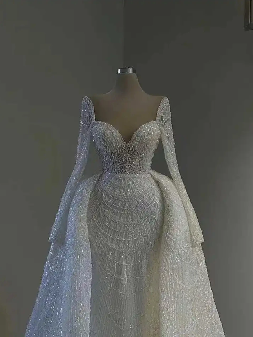 تخصيص اللؤلؤ الفاخرة حورية البحر فستان الزفاف الدانتيل الخرز الحبيب يزين 2025 كامل الأكمام انفصال قطار زي العرائس