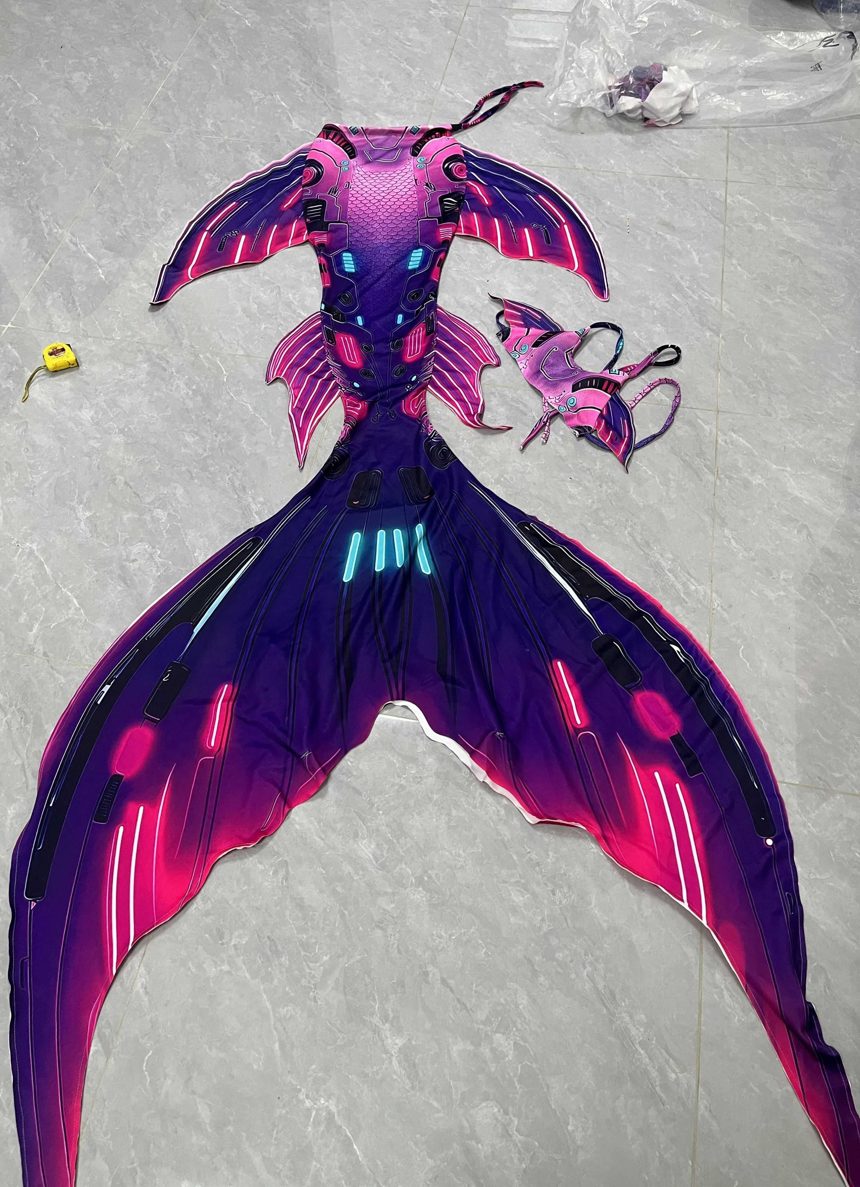 

New Phantom Series Mechanical Mermaid Tail Suit Aquarium Professional-Grade Performance Smart Detachable Chest Armour One-Piece