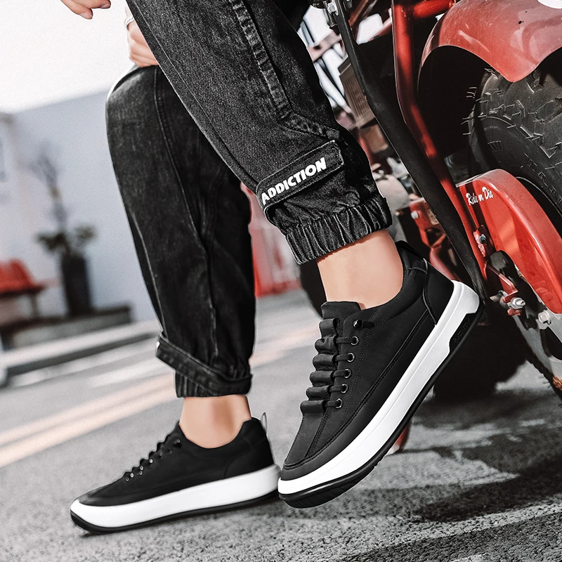 Black Men Casual Shoes Outdoor Sneakers Summer Loafers Slip On Fashion Platform Male Sneakers Sport Tennis Luxury Trainers Flat