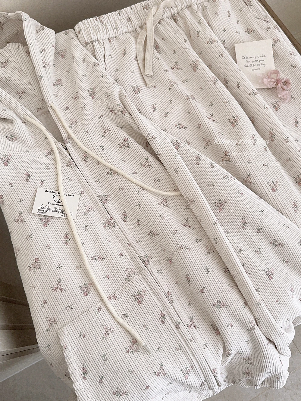 Jaqueta de Mole de Corduroy com Zíper Floral Retro, Calças Longas e Saia Curta, Moda Fena Coleção de Outono
