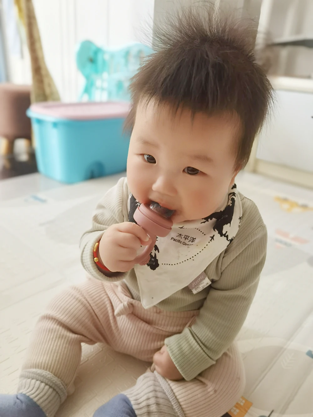 New Baby Food Grade Silica Gel Baby Pacifiers Bear Shape Fruit Feeder Grind Fruits and Vegetables for Baby's Meal Feeding