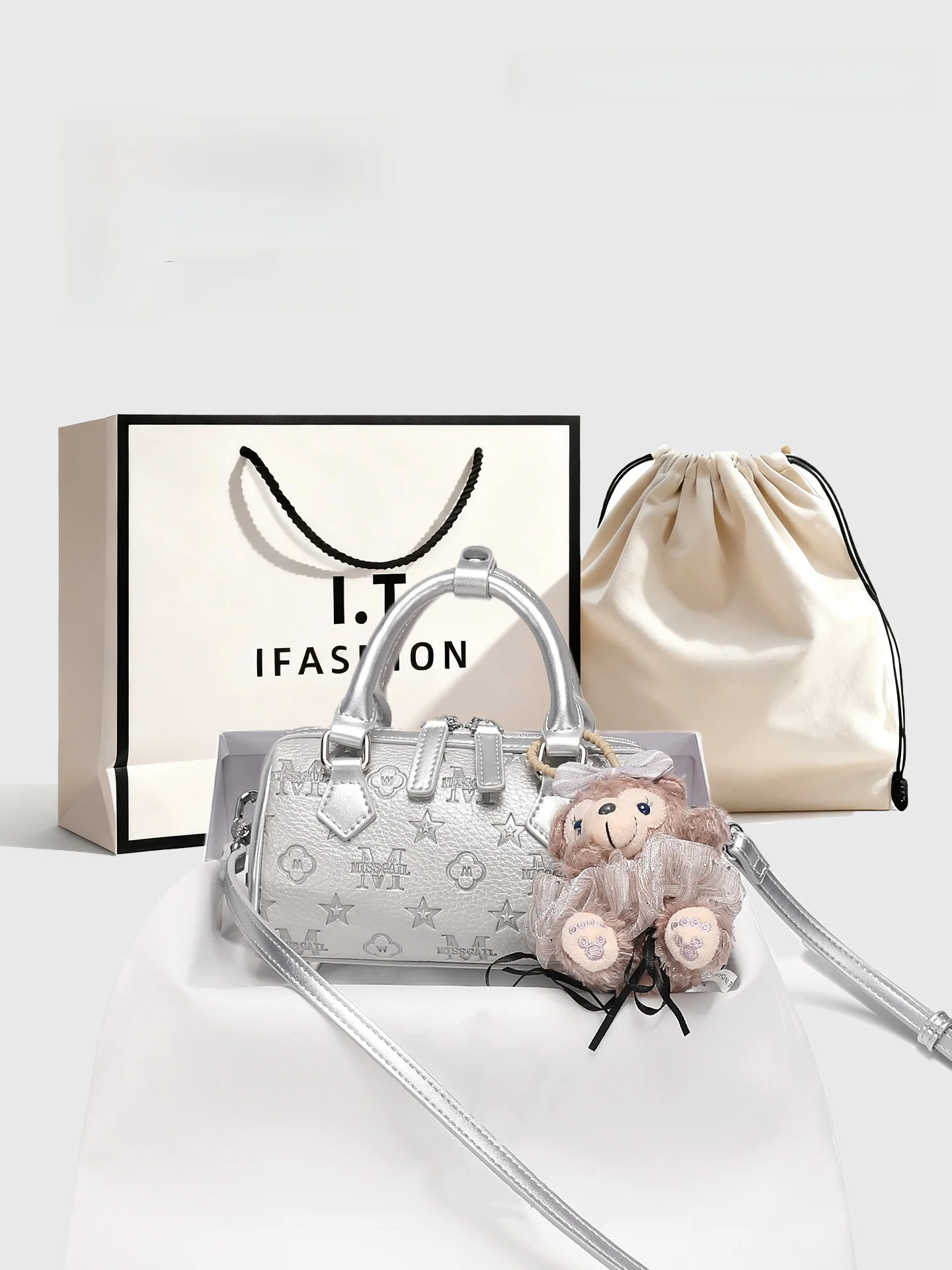 british-style-leather-handbag-shoulder-crossbody-bag-women's-bear-pendant-small-square-bag-waterproof-zipper-closure-casual