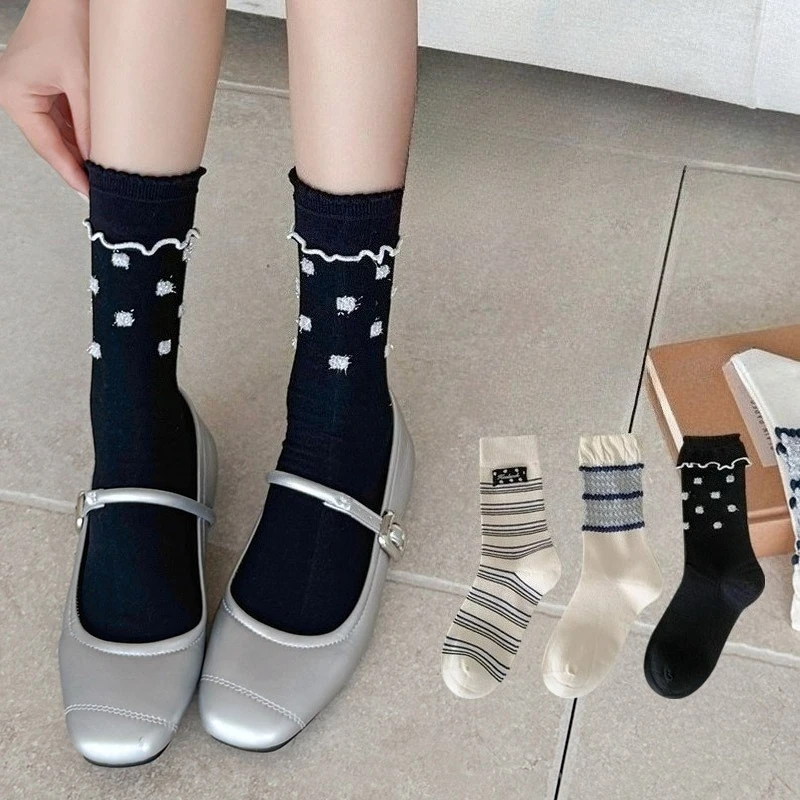 

Japanese Women Socks Casual Fashion Striped Knitted Cotton Middle Tube Socks Women Korean College Style School Girl Long Socks