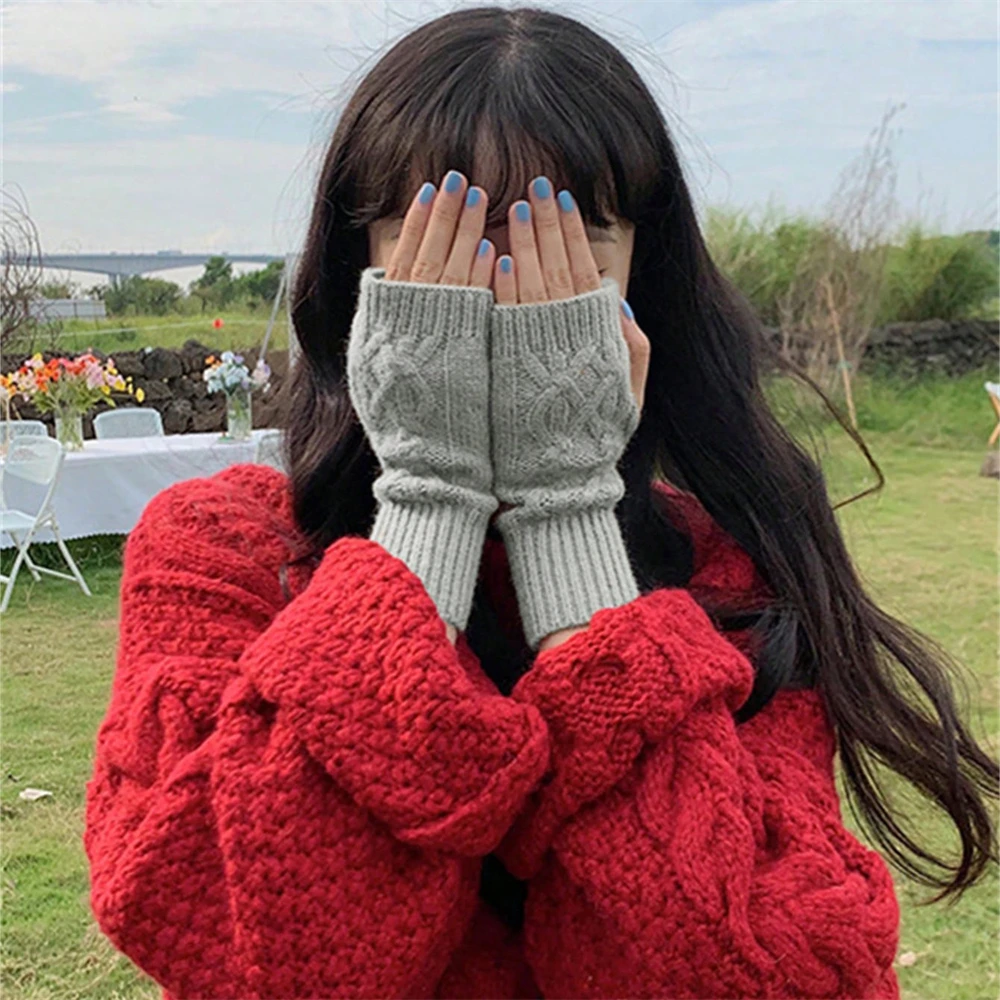 

1 пара мужских и женских эластичных акриловых вязаных варежек без пальцев в полоску, зимние теплые однотонные перчатки с закрученным цветком и половиной пальца