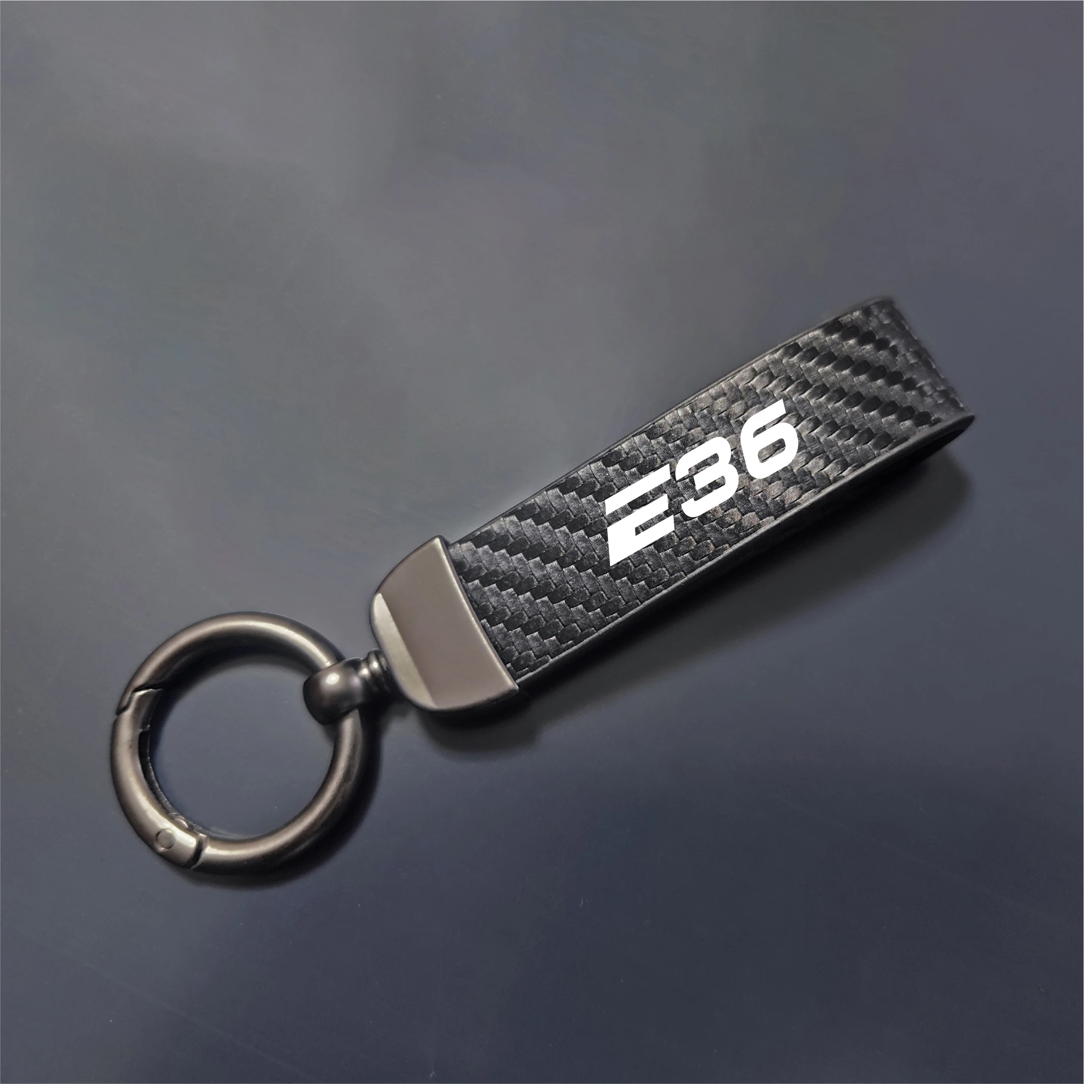 

1pc Car Leather Keyring Motorcycle Carbon Fiber Zinc Alloy keychain for E28 E30 E34 E36 E39 E46 E53 E60 E61 E62 E87 E90 E92 E93