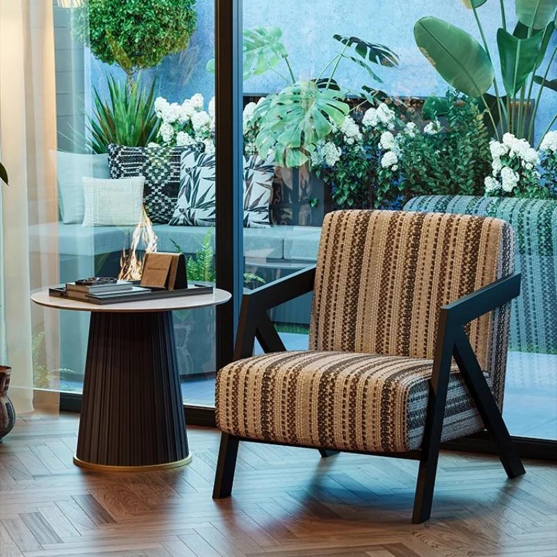 غرفة نوم تدوير كراسي غرفة المعيشة يتوهم القراءة الحديثة كراسي غرفة المعيشة السوداء غريبة الأبيض Sillones Modernos أثاث المنزل