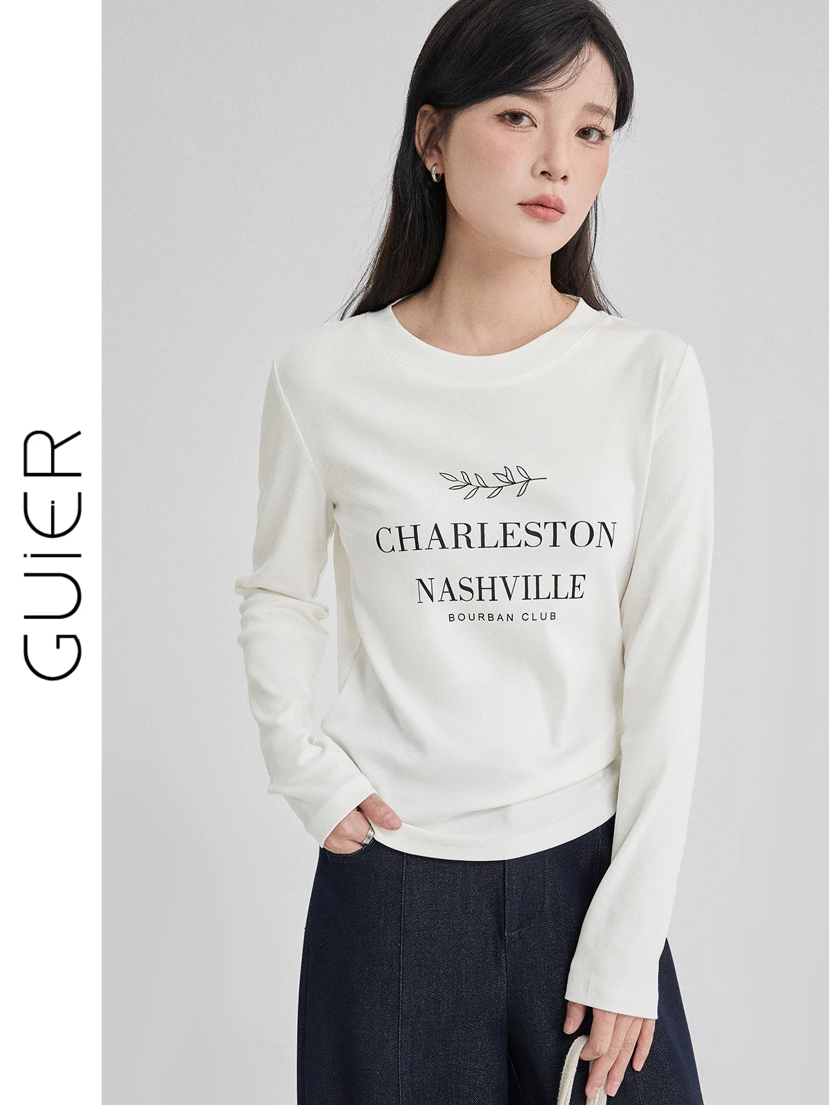 

Spring 2026 New Women's Long Sve T-irt Letter Print round Ne Casual Versatile White Top oulder Width Stand Fit