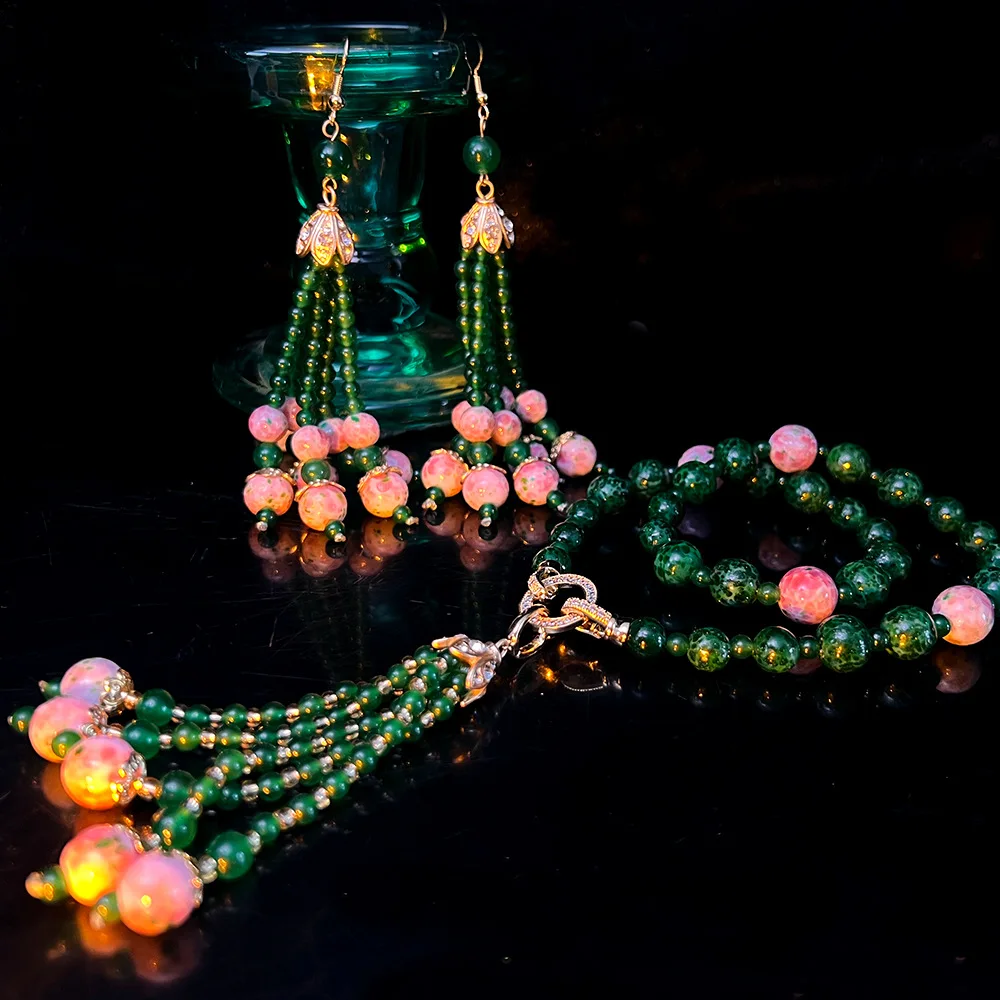 Vintage Beaded Jewelry Luxurious Retro Green Pink Tassel Necklace for Elegant Wedding Banquet Formal Styling