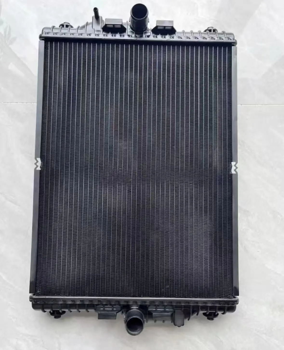 For McLaren  12C 650S  675LT  Front Water Radiator 11L0375CP