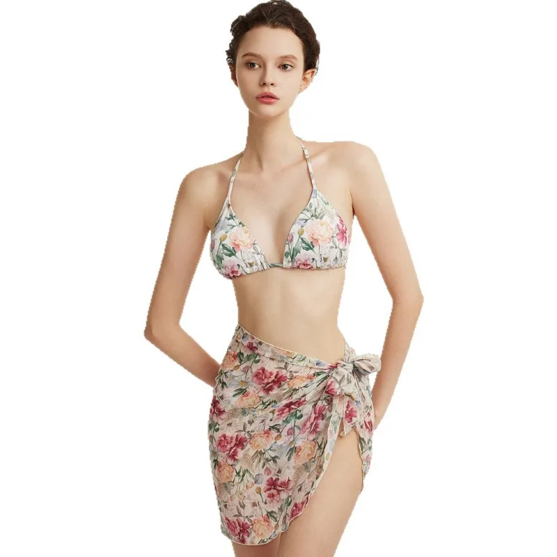 Nowy damski retro bikini z nadrukiem, trzyczęściowy, europejsko-amerykański seksowny strój kąpielowy dwuczęściowy z wiązaniem na szyi, idealny na wakacje na plaży.