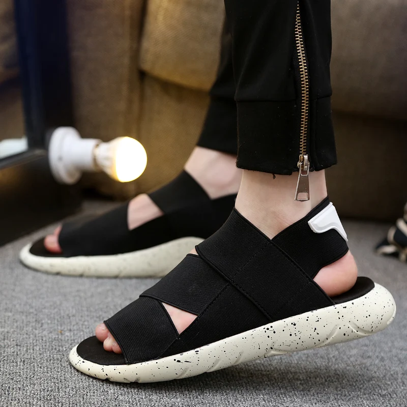 Men's Designer Sandals Fashionable Summer Beach Outdoor Sandals Women Flat Comfortable Light Casual Shoes Men Slip-On Slippers