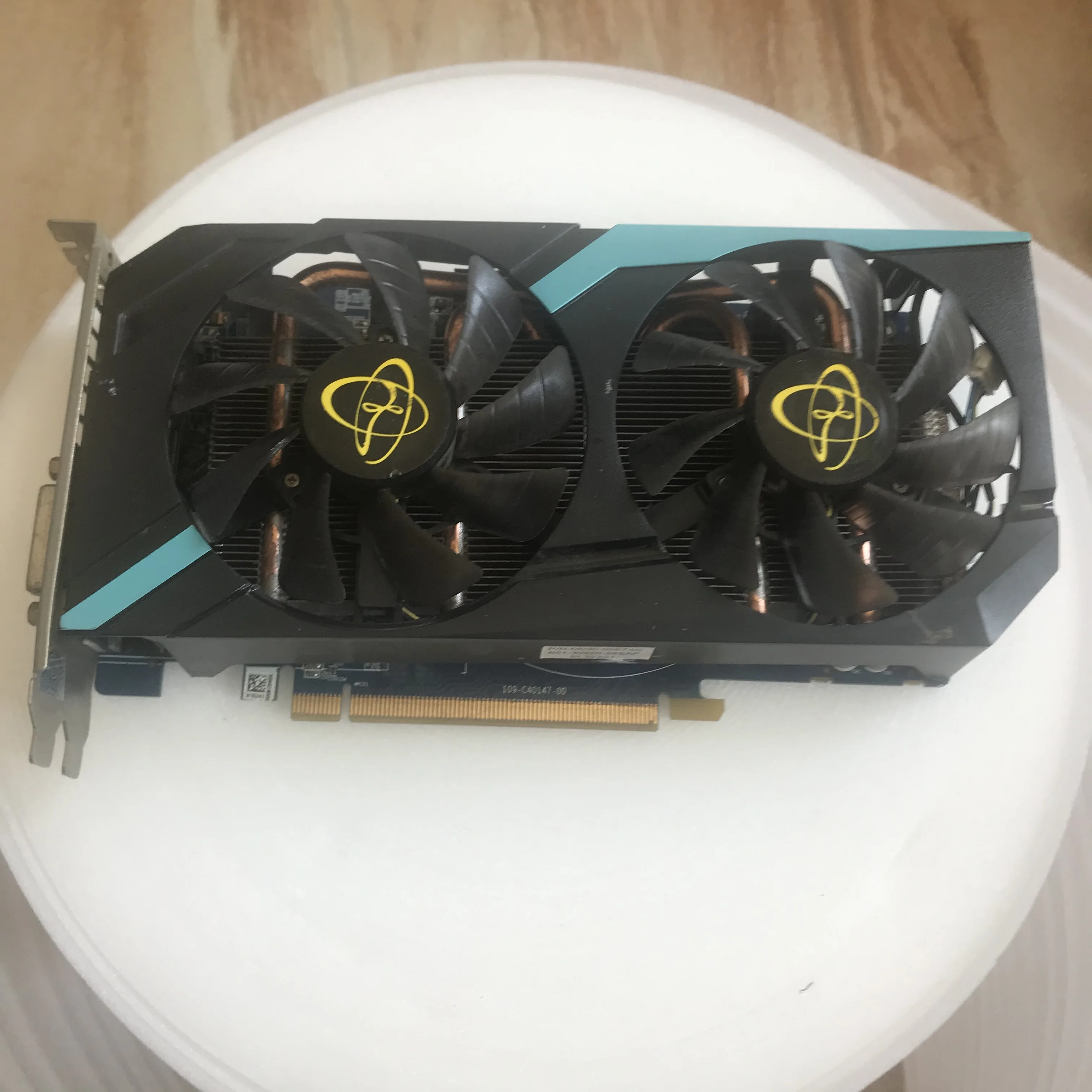 مراجعة شاملة لبطاقة الرسوميات SAPPHIRE HD7870 2GB: الأداء، التوافق، والقيمة مقابل السعر