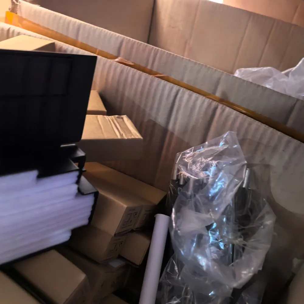 1799792 1746399 Mai…