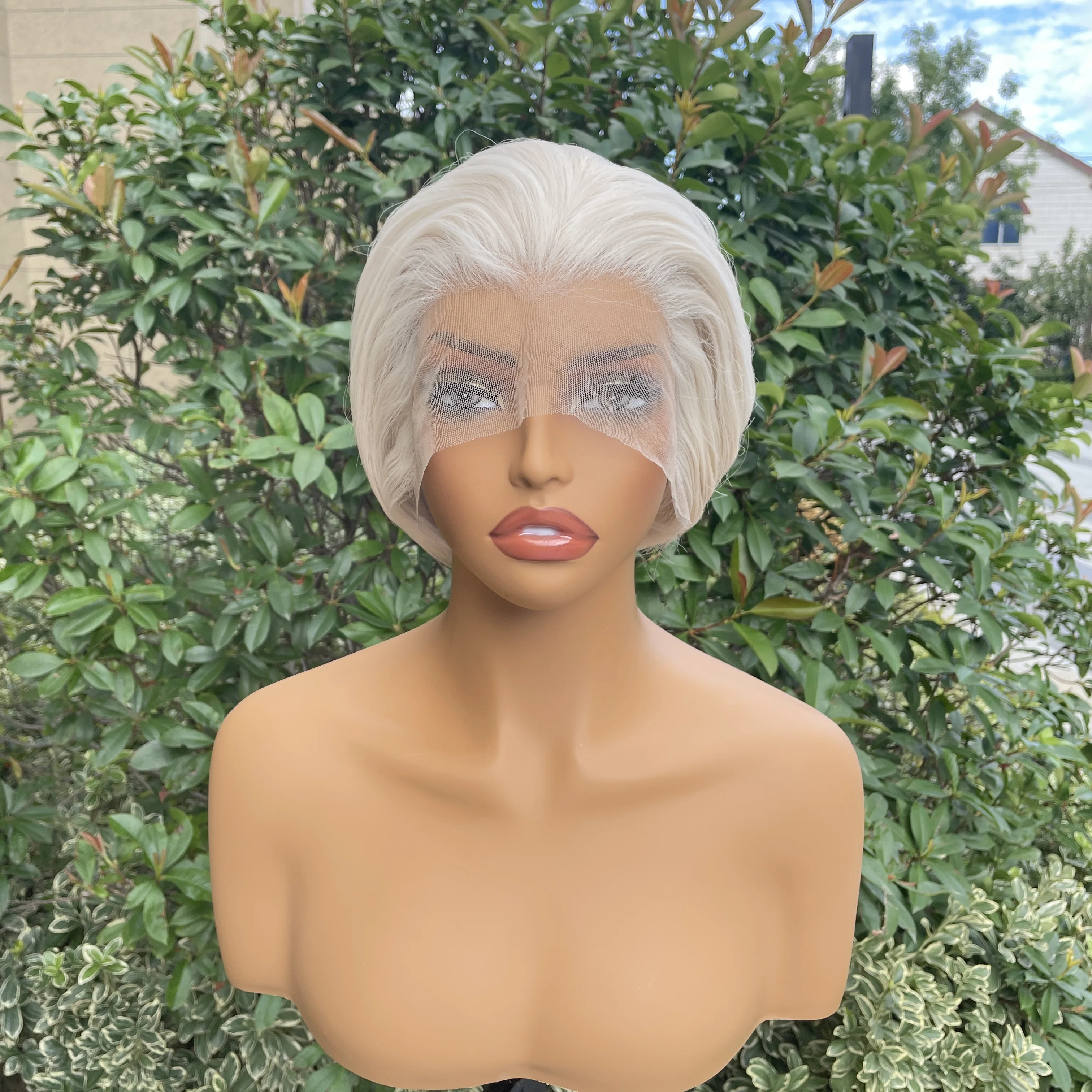 

Widow's Peak Короткие Синтетические Парики Фронта Шнурка для Женщин Косплей Парики для Мужчин Платиновый Блондин Бесклеевые Парики Шнурка 13x4 150%