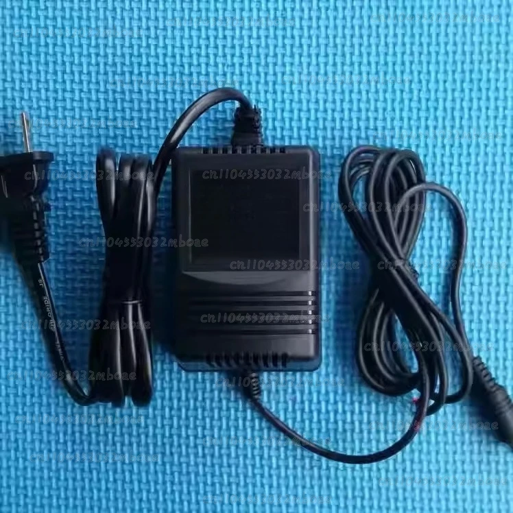 Adaptador de Energia Externo BEHRINGER UB502 802 para Mixer - Padrão Europeu