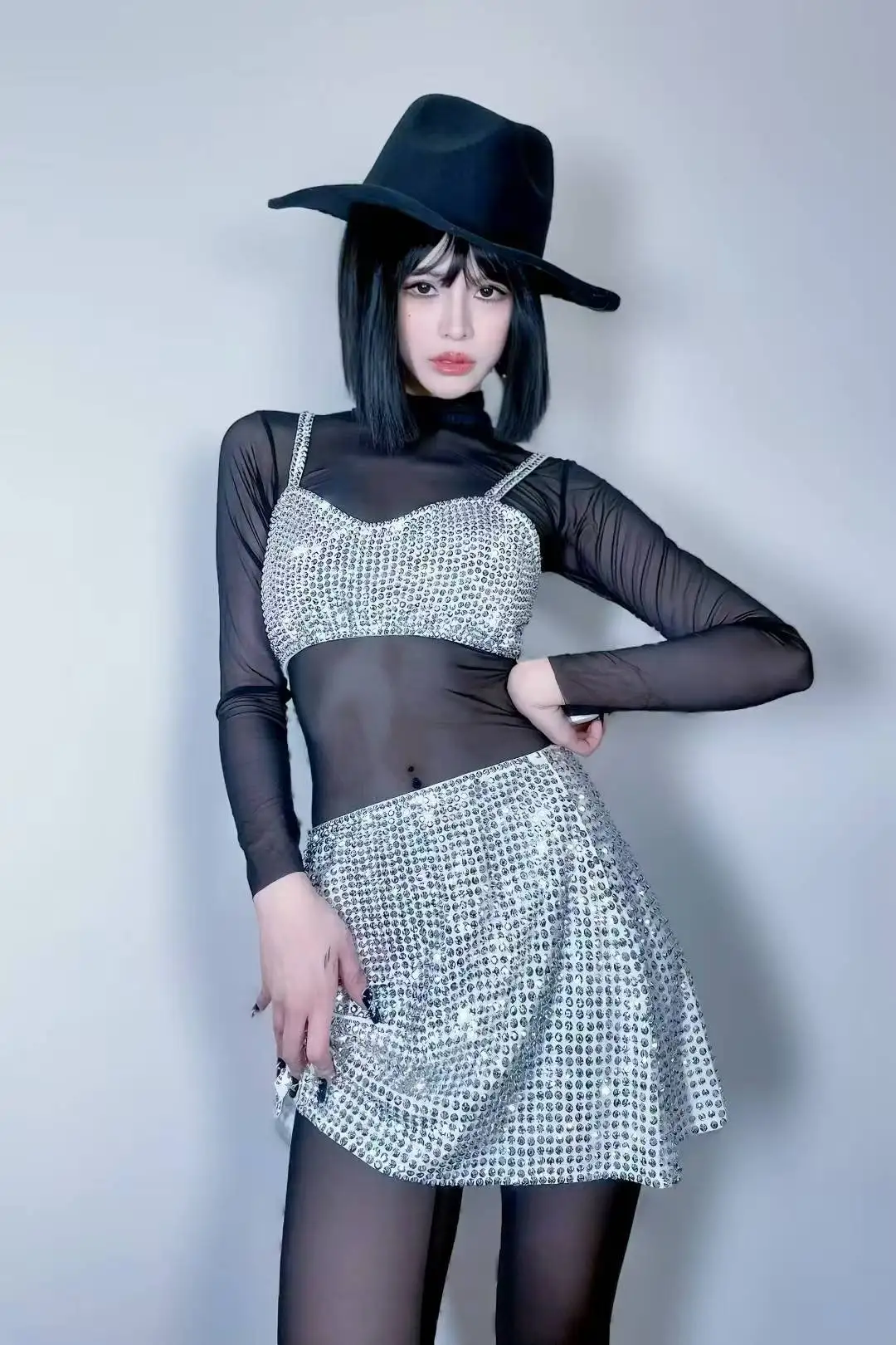 

FestivalQueen 2023 Sequin Shiny Crystal Chain TankTop Glitter Metal Mesh Halter Metallic Strap CropTop Festival Party Sexy A735