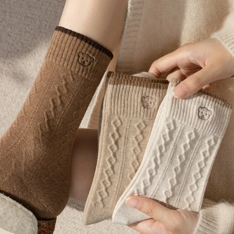 

4 Pairs Casual Women's Mid-Calf Socks Fall Winter Cozy Knit Cotton Socks Black and White Warm Grip Sock Set High Quality Hosiery