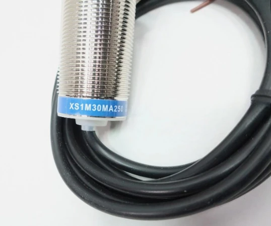 Brand New Original XS1M30MA250 Proximity Switch 2 Wire New High Quality Fast Delivery