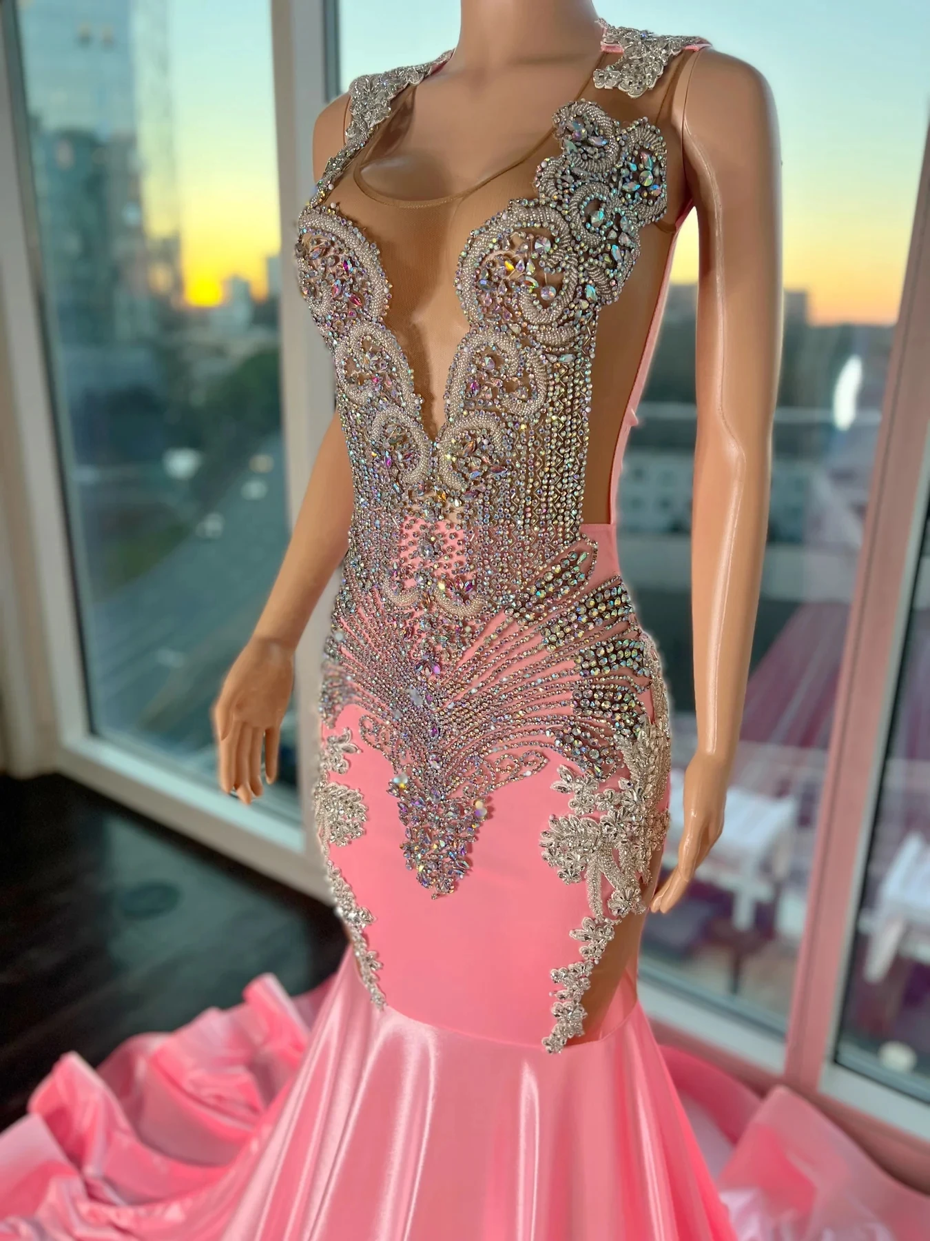 Pink Luxury Women Long Black Girls Prom Dresses Sparkly Mermaid Style Beaded Crystals Prom Party Gowns