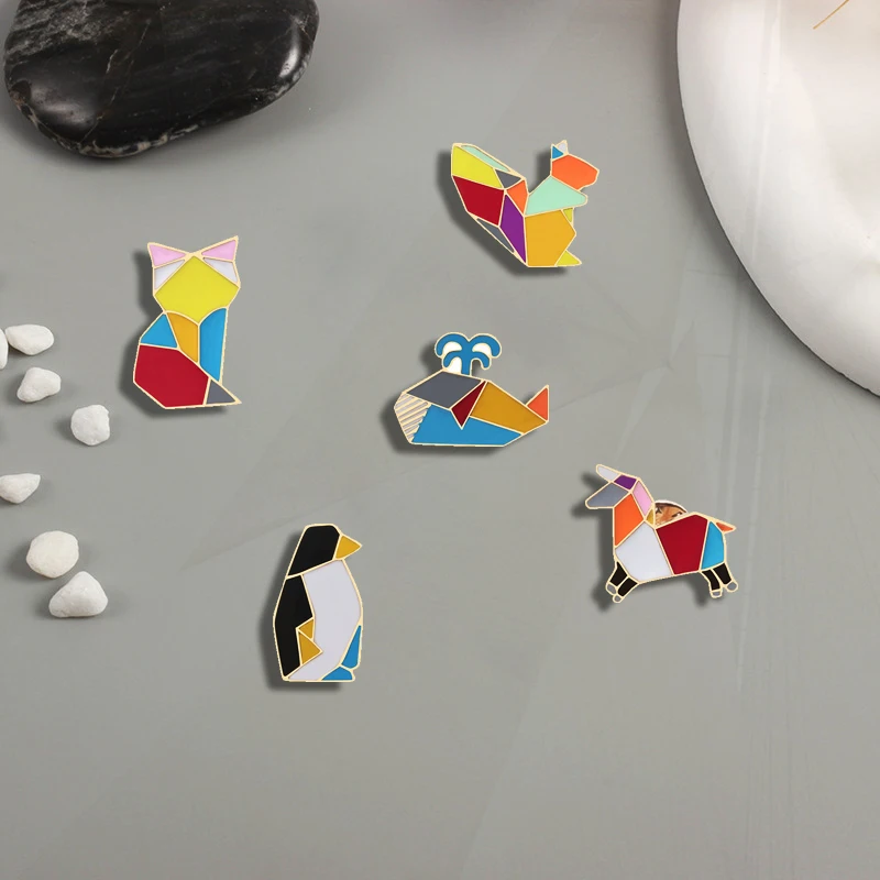 Rabbit Elephant Whale Penguin Crane Bear Enamel Brooch Bag Clothes Metal Lapel Pins Badges Jewelry Colorful Origami Splicing Pin