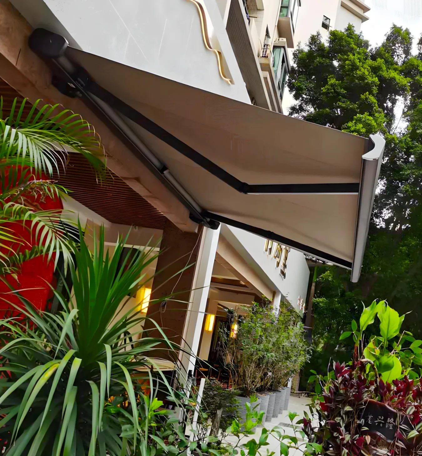 Villa Hotel Panoramic Electric Sunshade Long Lasting and Durable Outdoor Canopy Excellent Workmanship Full Cassette Awning