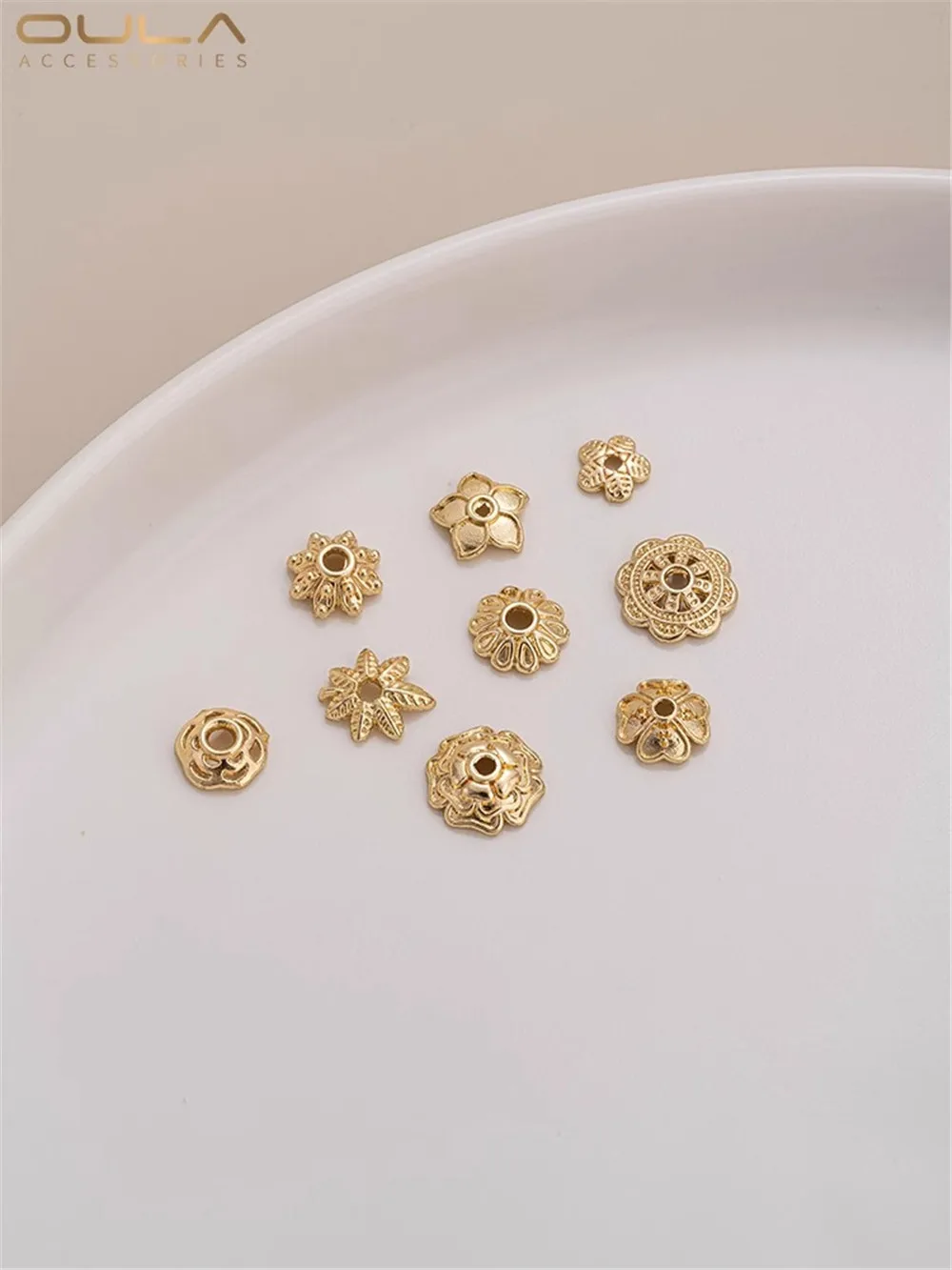 14K Gold Covered Small Daisies Rose Maple Leaf Flower Pedestal Cap Bead Pedestal Bead DIY Bracelet Bead First Jewelry Material